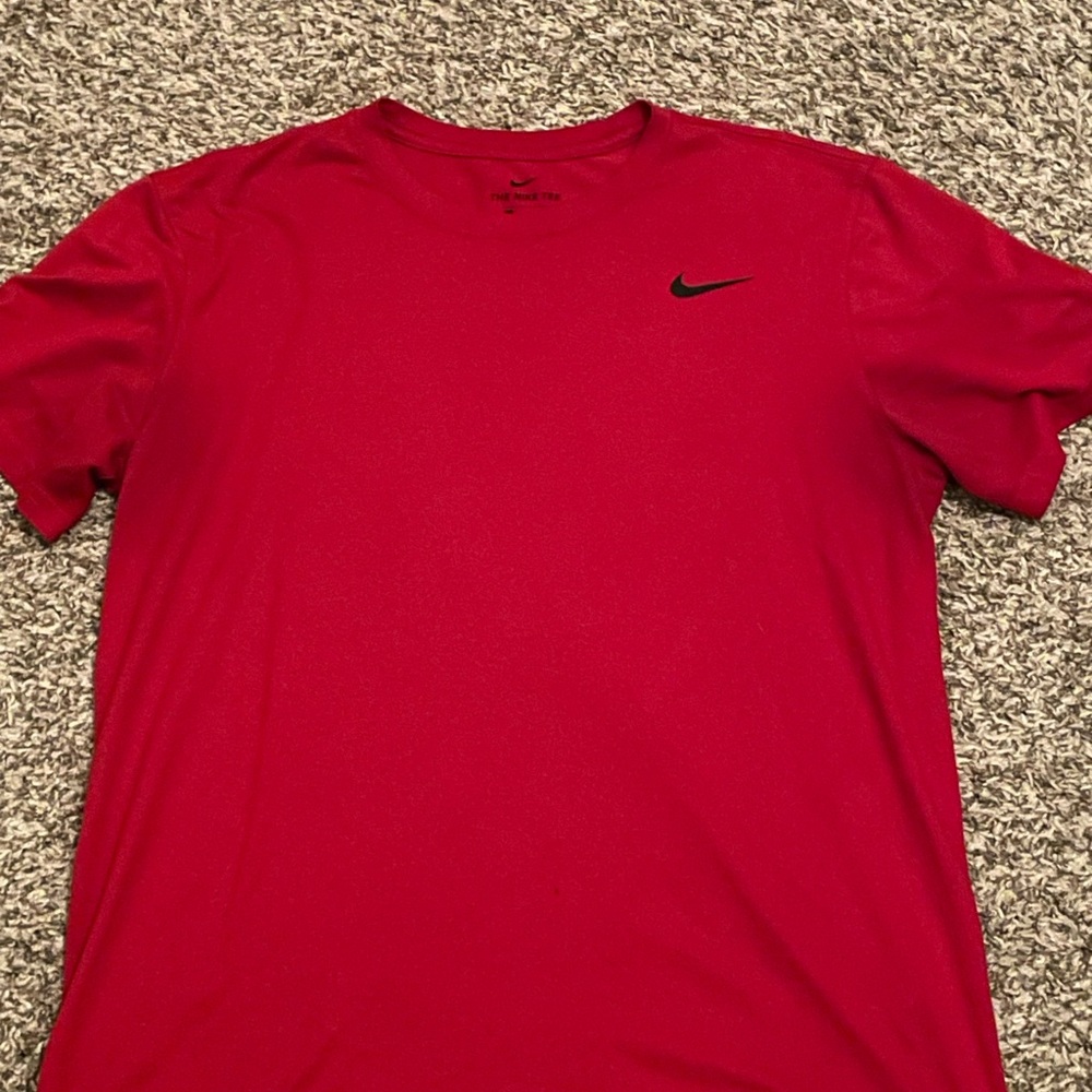 Nike Men's Crimson Short Sleeve Tee